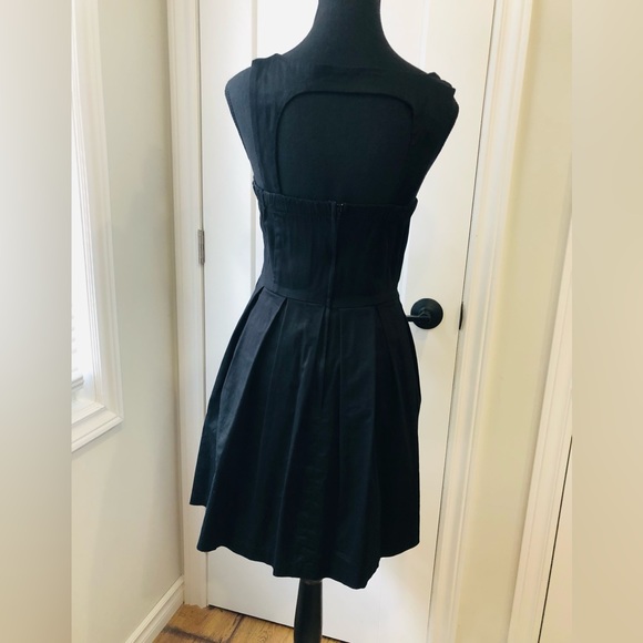 Cute little black dress - Picture 3 of 4